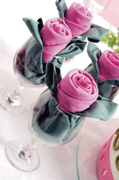 Как сделать розу из салфетки самыми неожиданными способами