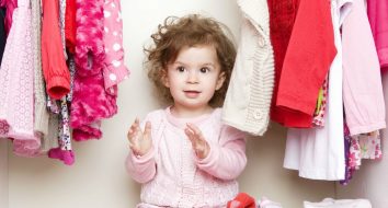 Características de compra de roupas infantis em uma loja online